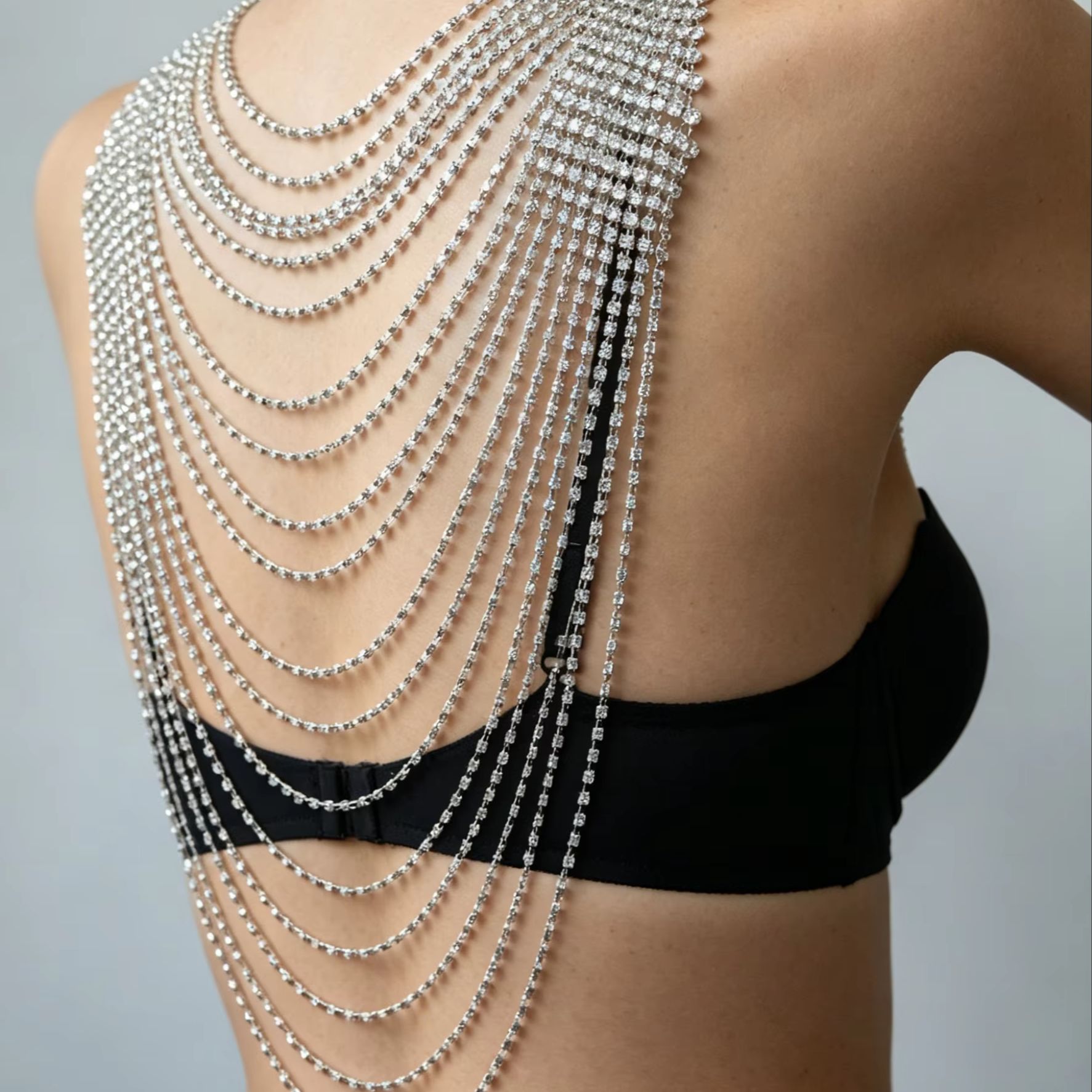 Body Jewelry Chains - 세련된 멀티 레이어 바디 체인 (연회용)